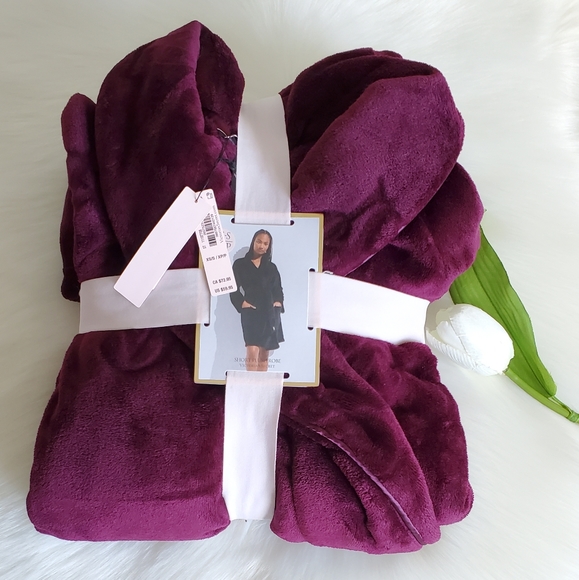 🎁Victoria's Secret Robe Size XS/S - Picture 2 of 5